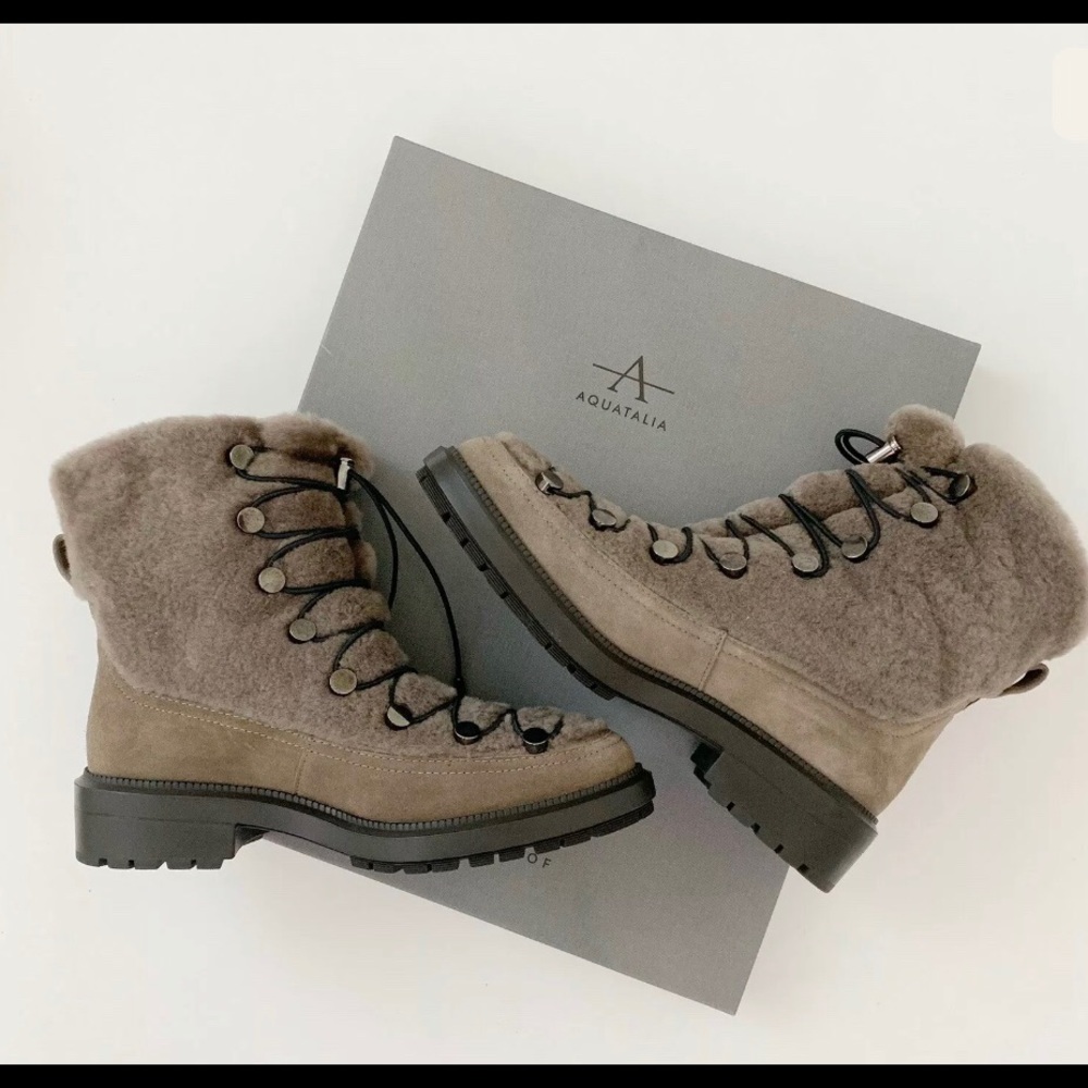 Aquatalia Lorena Taupe Shearling boots size 8. NWB